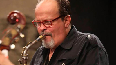 España: murió el saxofonista argentino Marcelo Peralta por coronavirus