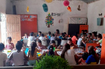 La Casita del Árbol Ayala.jpg