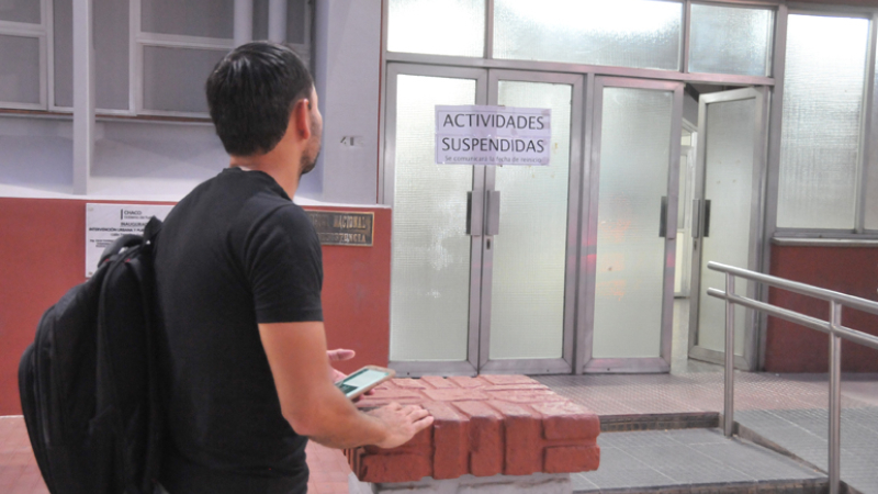 Cierres preventivos y sindicatos docentes piden suspender las clases