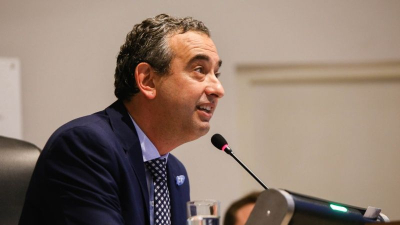 Rosario cierra boliches, limita los lugares cerrados y suspende eventos masivos