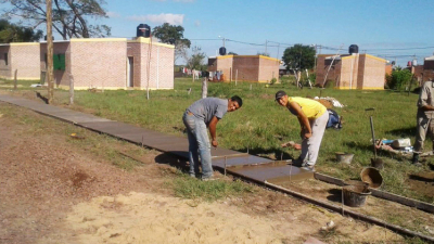 Con una luz al final del túnel, obreros conmemoran hoy su día