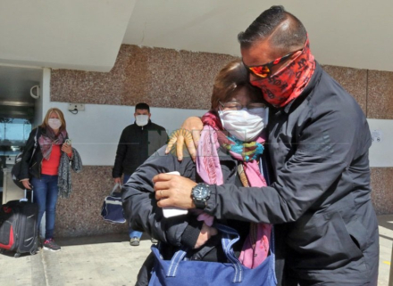 lucia y abrazo.jpg