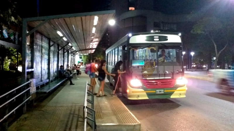 Advierten que el paro de colectivos continuará hasta el miércoles 20