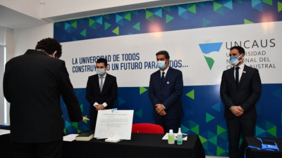 Orgullo chaqueño y de la Uncaus por el egreso de los primeros médicos