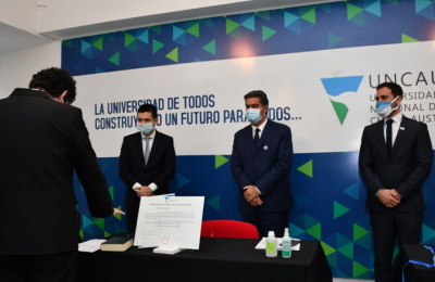 Orgullo chaqueño y de la Uncaus por el egreso de los primeros médicos