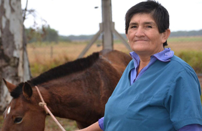 Ester Espinoza: el amor por los niños y compromiso de solidaridad