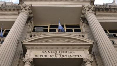 Polémica por norma del Banco Central que permite a hijos de desaparecidos comprar dólares sin impuesto