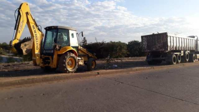 El municipio de Barranqueras realiza responsable operativo de poda de árboles y recolección de ramas