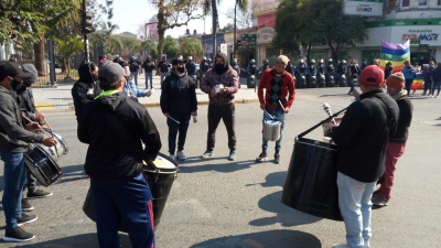 Movimientos cortan el tránsito en varios puntos de la plaza central