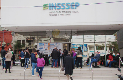 Médicos aspiran a cobrar el triple de lo que Insssep paga por consulta