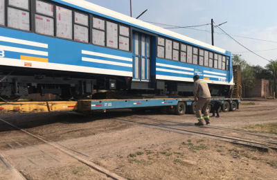 Llegó otro vagón para sumarse al tren local