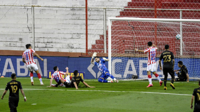 Unión fue efectivo y se quedó con el triunfo ante Racing