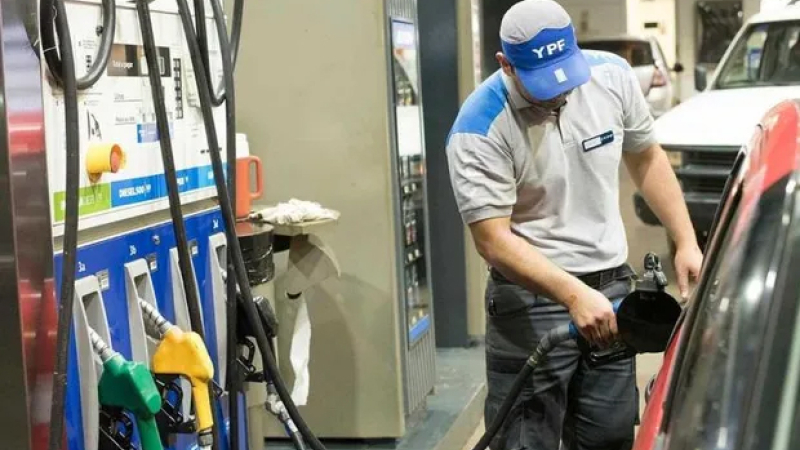 YPF aumentó el precio de los combustibles un 2,5% en promedio en todo el país