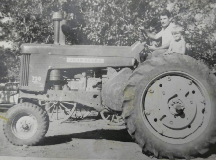 Alejandro-Gorobsov-tractor.jpg