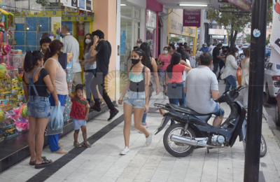 La canasta navideña viene con aumentos y las ventas van lentas