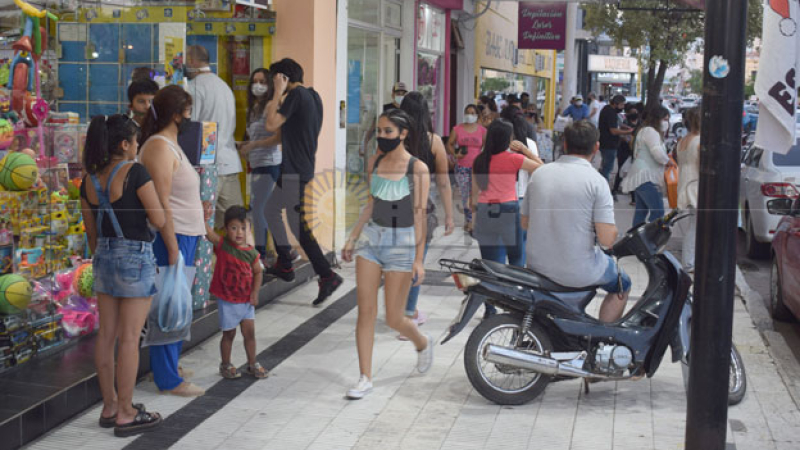 La canasta navideña viene con aumentos y las ventas van lentas
