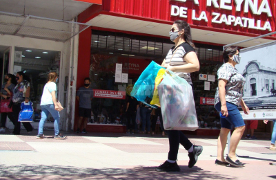 Comercios cerrarán a las 19 en la Nochebuena y el 31