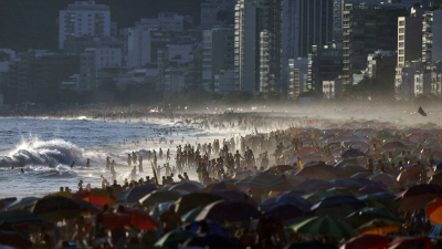 Playas llenas en vísperas del verano encienden las alertas en Río de Janeiro