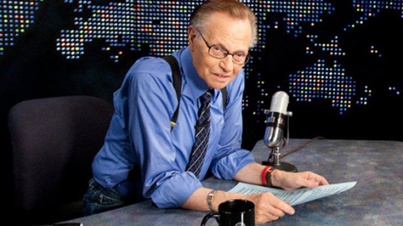 El periodista estadounidense Larry King fue internado con coronavirus