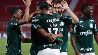 Palmeiras fue efectivo y dejó muy complicado a River