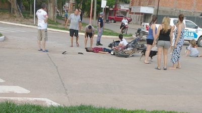 Choque entre motos en Margarita Belén: una menor grave y dos lesionados