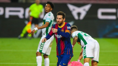 Messi se lució con un doblete en la goleada del Barcelona
