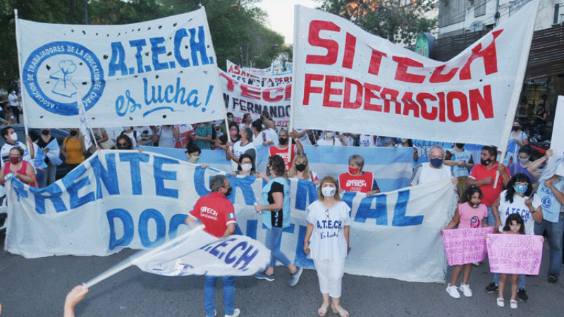 Sindicatos docentes redoblan su apuesta y van al paro toda la semana