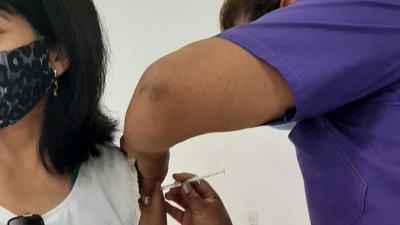 Comenzó la vacunación a docentes en Charata