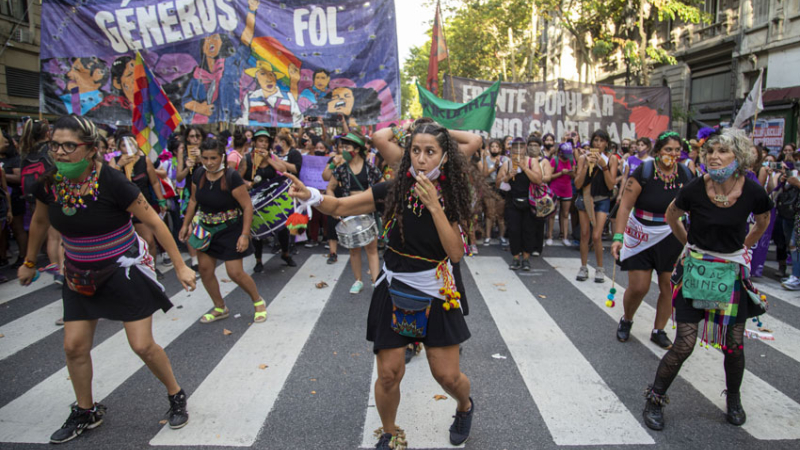 Miles de mujeres marcharon en todo el país en contra de la violencia de género