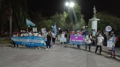 Docentes de Charata marcharon bajo el lema “no acepto”