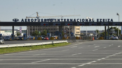Alerta por 44 jóvenes que regresaron de un viaje de egresados desde México con COVID-19