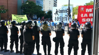 Reclamos y movilización de movimientos sociales en las calles de Resistencia