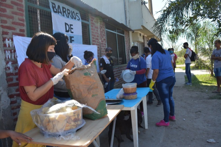 barrios de pie 1.jpg