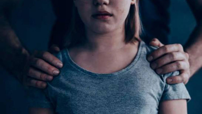 Francia prohíbe el sexo con menores                