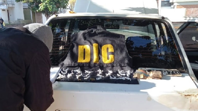 Un remisero fue atrapado con varias dosis de droga e Villa San Martín