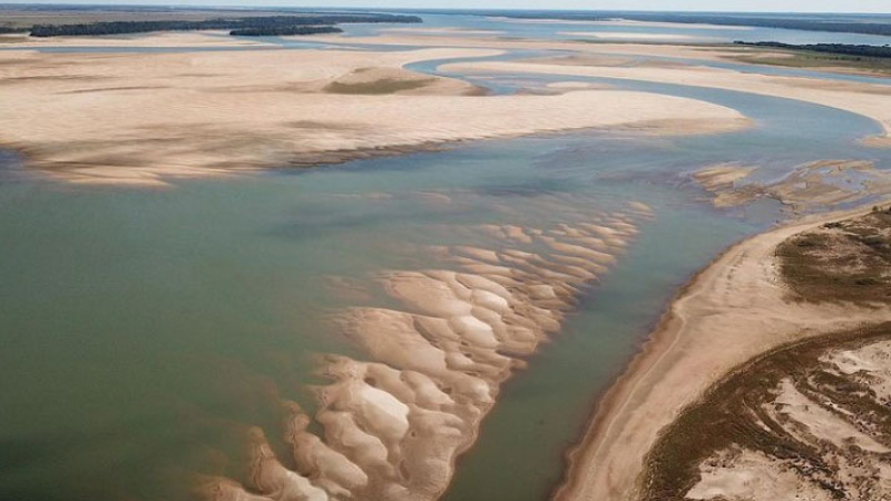 El Paraná seguirá en baja y preocupa la producción de agua potable