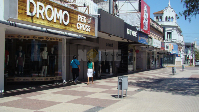 Estiman que 55% de los comercios cerrará sus puertas el lunes