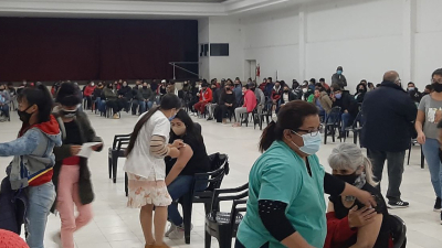 Charata: gran concurrencia a la vacunación para mayores de 18 años