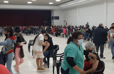 Charata: gran concurrencia a la vacunación para mayores de 18 años