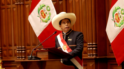 Perú: asumió Castillo y reafirmó su propósito de reformar la Constitución. 