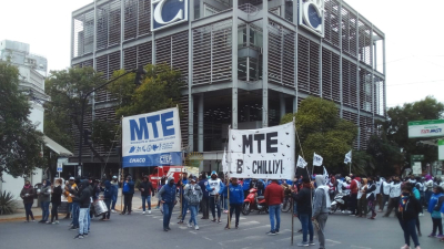 Lunes complicado en el centro de Resistencia: múltiples protestas sociales