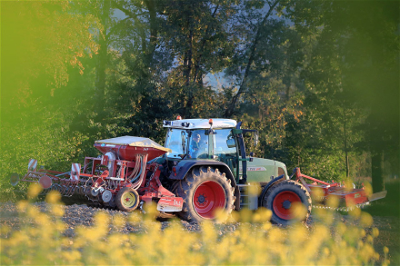 tractor 2.jpg