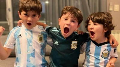 Mateo Messi, a puro fútbol por las calles de París