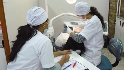 Estudiantes de Odontología no quieren que los obliguen a vacunarse