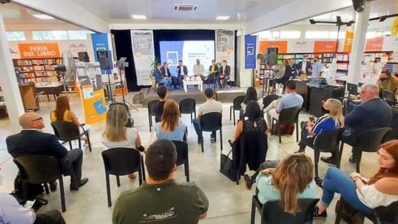 Simulacro de litigación de juicio por jurados en la Feria del Libro