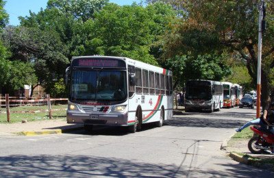 Miles de usuarios condenados a un caos para viajar en colectivo