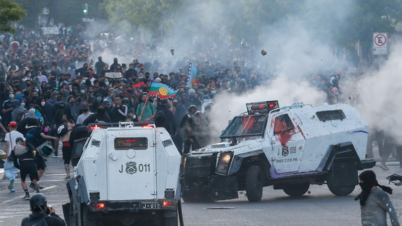 Muertos y detenidos en aniversario del estallido social en Chile