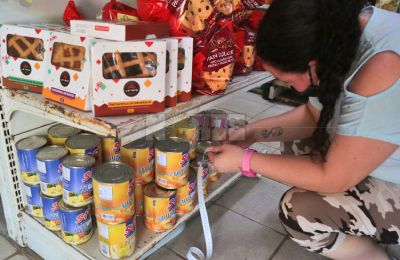 El comercio de barrio se aferra a la subsistencia