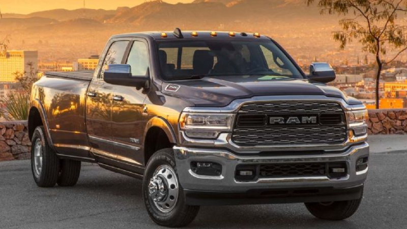 RAM 3500 llegará con ruedas simples