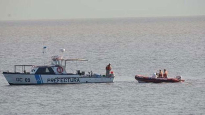 Se hundió un pesquero y hallaron a uno de sus tripulantes muerto